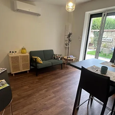 Calme En Plein Centre De Avec Terrasse Privative Et Confort Inclus - Fr-1-489-475